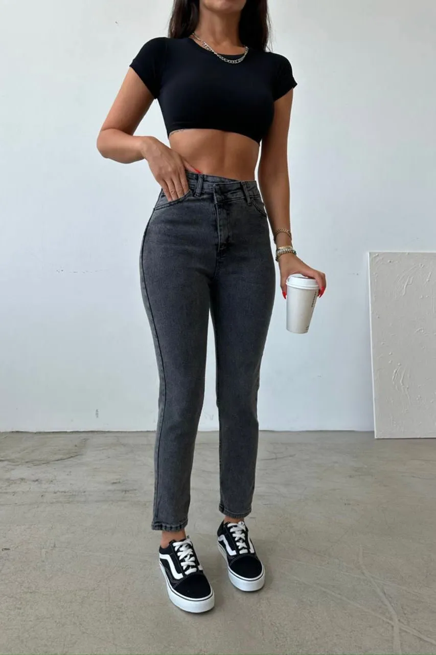Cross Button Skinny Jeans