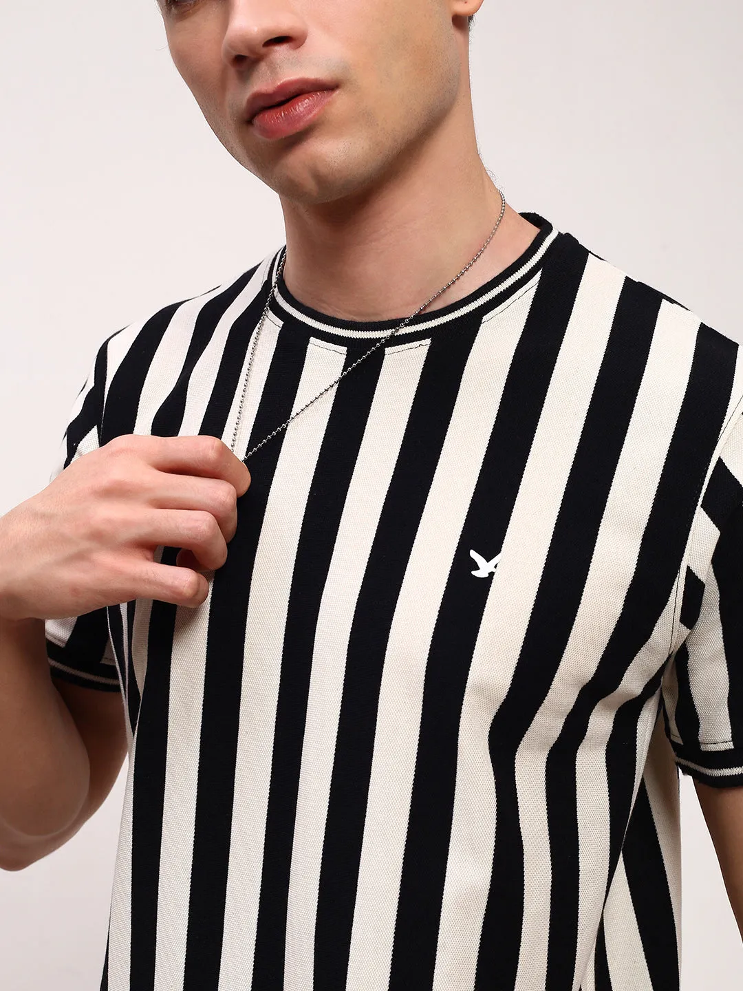 Men Black Striped Round Neck T-Shirt